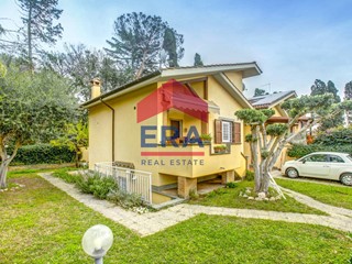 Villa in Vendita a Roma, 435'000&euro;, 146 m²