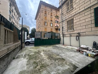 Laboratorio in Vendita a Genova, 210'000&euro;, 225 m²