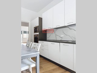 Appartamento in Affitto a Treviso, 1'100&euro;, 108 m²