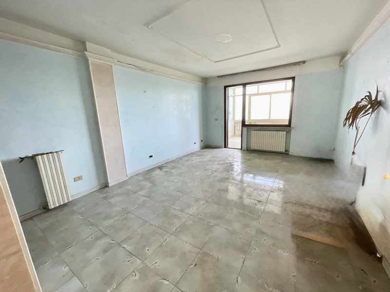 Quadrilocale in Vendita a Cappelle sul Tavo, 52'000&euro;, 111 m²