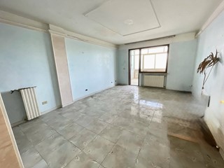 Quadrilocale in Vendita a Cappelle sul Tavo, 52'000&euro;, 111 m²