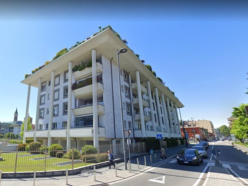 Ufficio in Affitto a Legnano, 850€, 76 m²