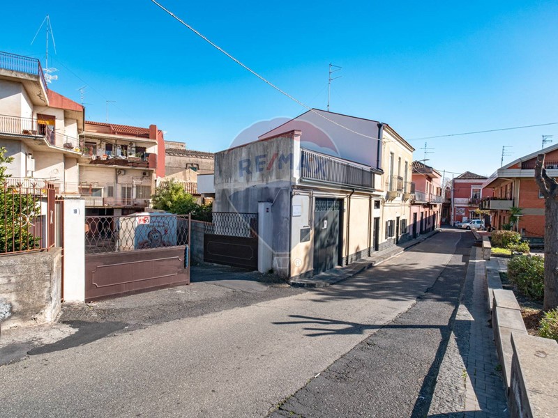 Box in Vendita a Viagrande, 53'000&euro;, 74 m²