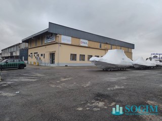 Capannone in Vendita a Casalpusterlengo, 990'000€, 2657 m²