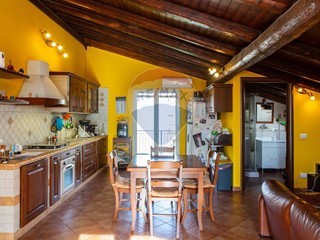 Attico in Vendita a Belpasso, 142'000&euro;, 115 m²