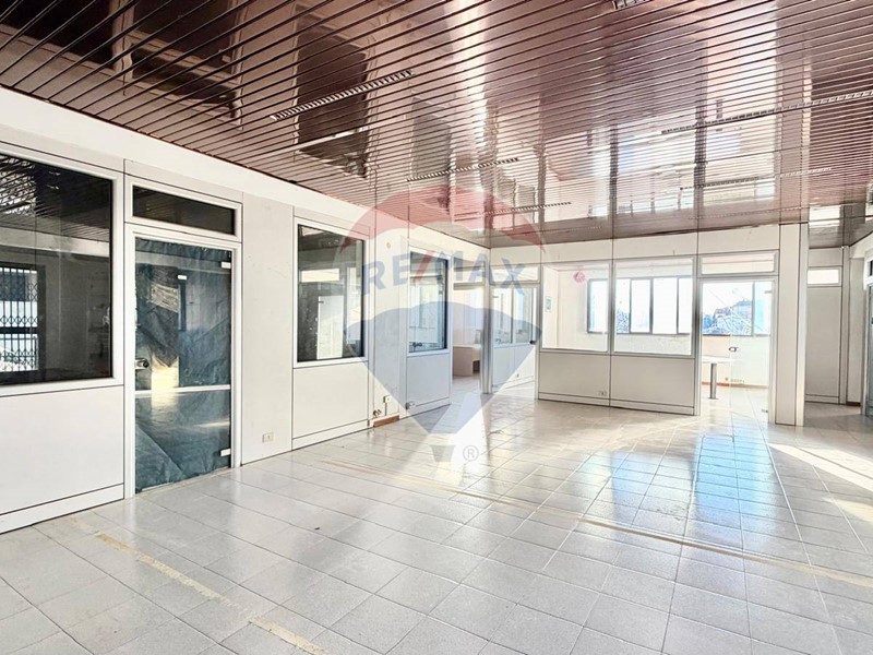 Ufficio in Vendita a Osimo, 190'000&euro;, 215 m²