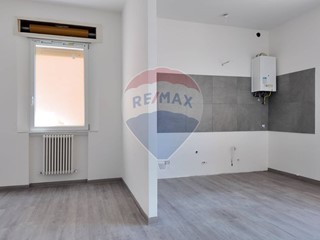 Trilocale in Vendita a Santa Maria Nuova, 72'000&euro;, 97 m²