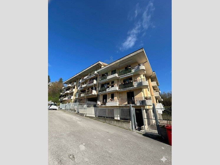 Trilocale in Vendita a Avellino, 170'000&euro;, 100 m²