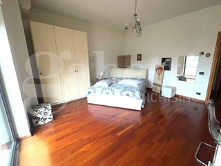 Quadrilocale in Vendita a Caserta, 365'000€, 166 m²