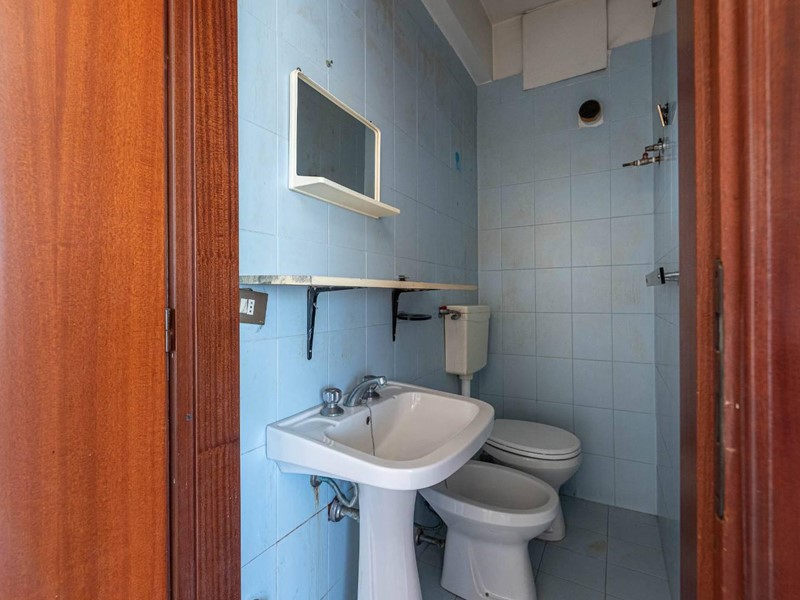 Quadrilocale in Vendita a Palermo, 90'000€, 97 m²