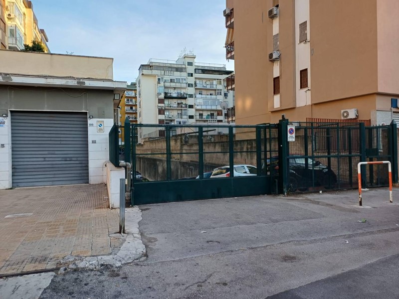 Box in Affitto a Palermo, 18 m²