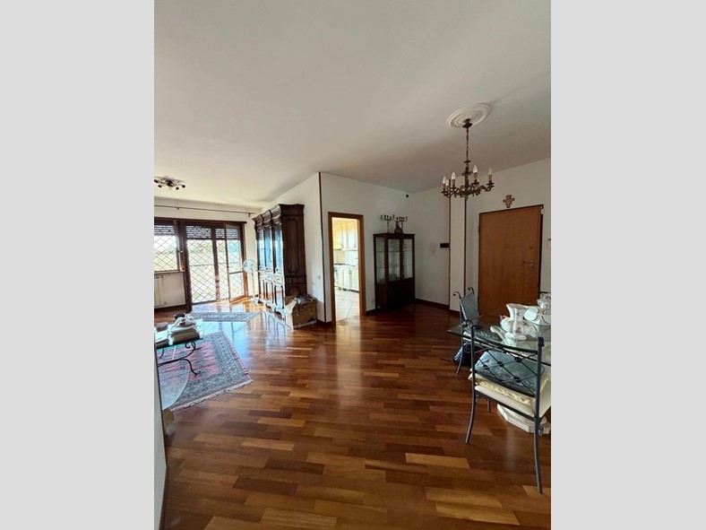 Trilocale in Affitto a Roma, 1'250€, 118 m², arredato, con Box