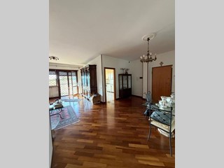 Trilocale in Affitto a Roma, 1'250€, 118 m², arredato, con Box