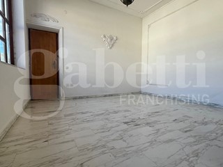 Casa Indipendente in Vendita a Pastorano, 118'000&euro;, 200 m²