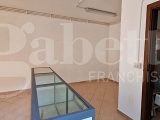 Negozio in Vendita a Nettuno, 79'000&euro;, 60 m²