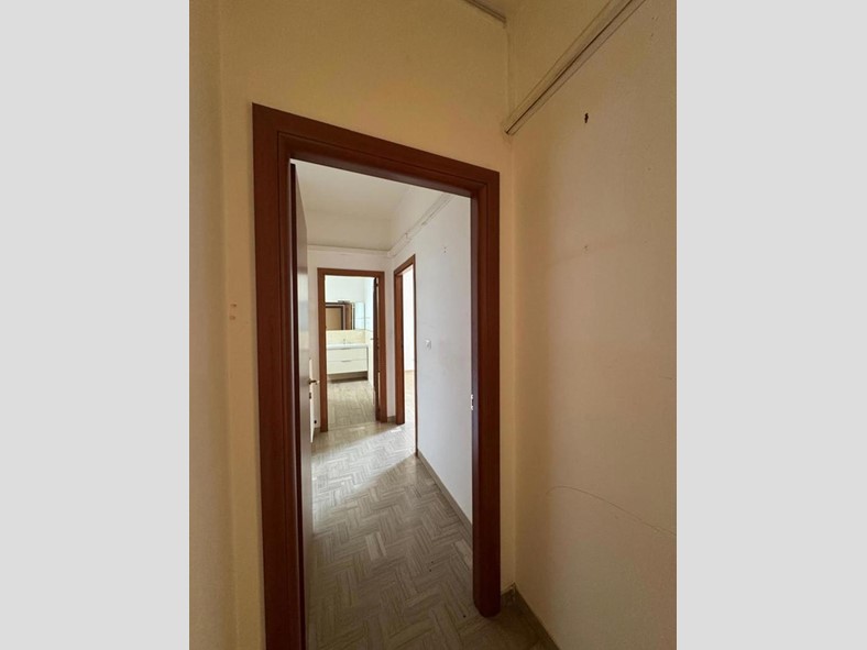 Appartamento in Vendita a Brindisi, 210'000&euro;, 174 m²