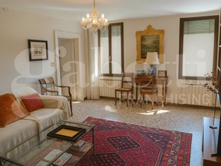 Appartamento in Vendita a Venezia, 430'000&euro;, 111 m², arredato
