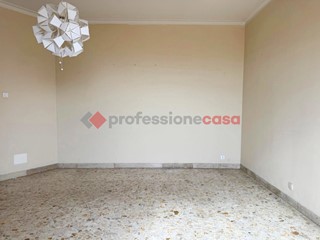 Appartamento in Affitto a Catania, 700€, 156 m²