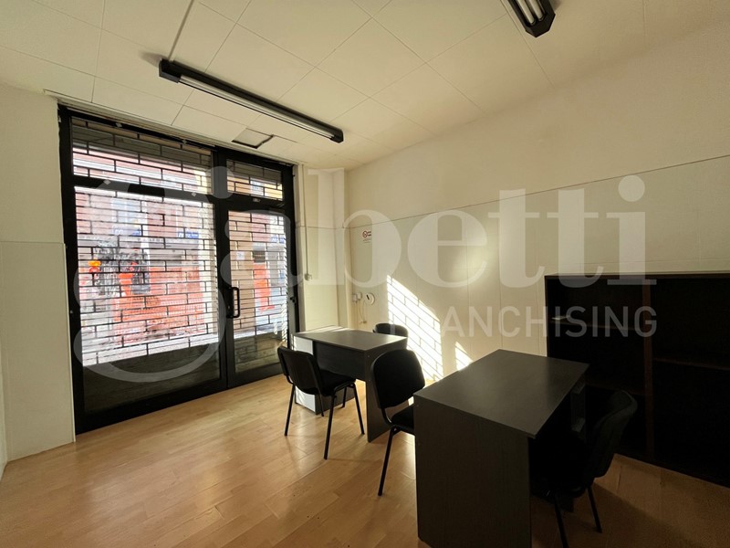 Ufficio in Affitto a Bologna, 600&euro;, 23 m²