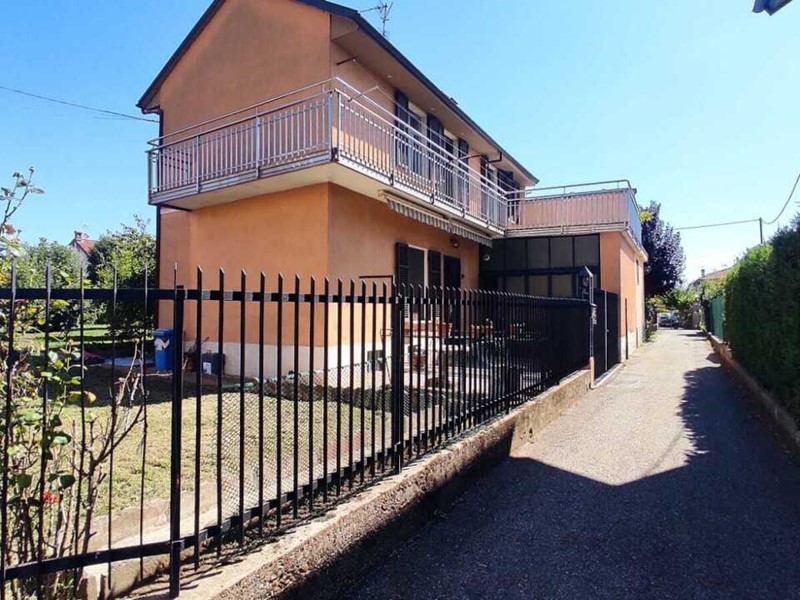Casa Indipendente in Vendita a Moncalieri, 250'000&euro;, 115 m²