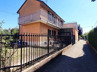 Casa Indipendente in Vendita a Moncalieri, 250'000&euro;, 115 m²