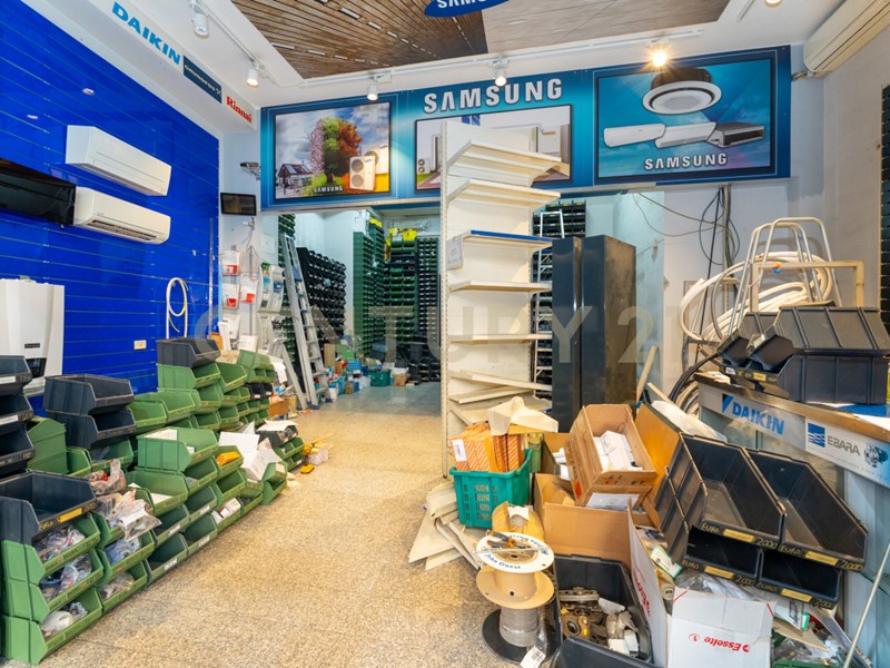 Immobile commerciale in Vendita a Aci Castello, 95'000&euro;, 83 m²