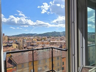 Quadrilocale in Affitto a Bologna, zona Marconi, 1'600€, 121 m²