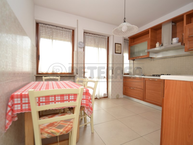 Appartamento in Affitto a Valdagno, zona CENTRO, 450&euro;, 71 m², arredato
