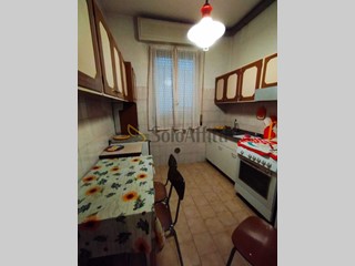 Appartamento in Affitto a Modena, 1'200€, 80 m²