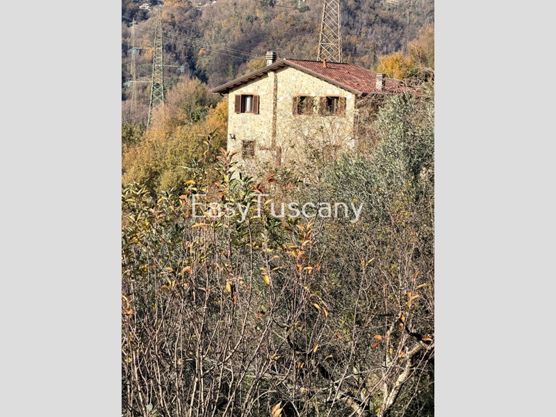 Casa Indipendente in Vendita a Carrara, 800'000&euro;, 159 m²