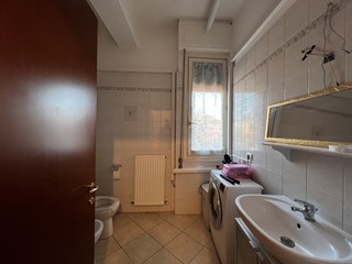Trilocale in Vendita a Reggio Emilia, zona Centro storico, 129'000&euro;, 60 m²