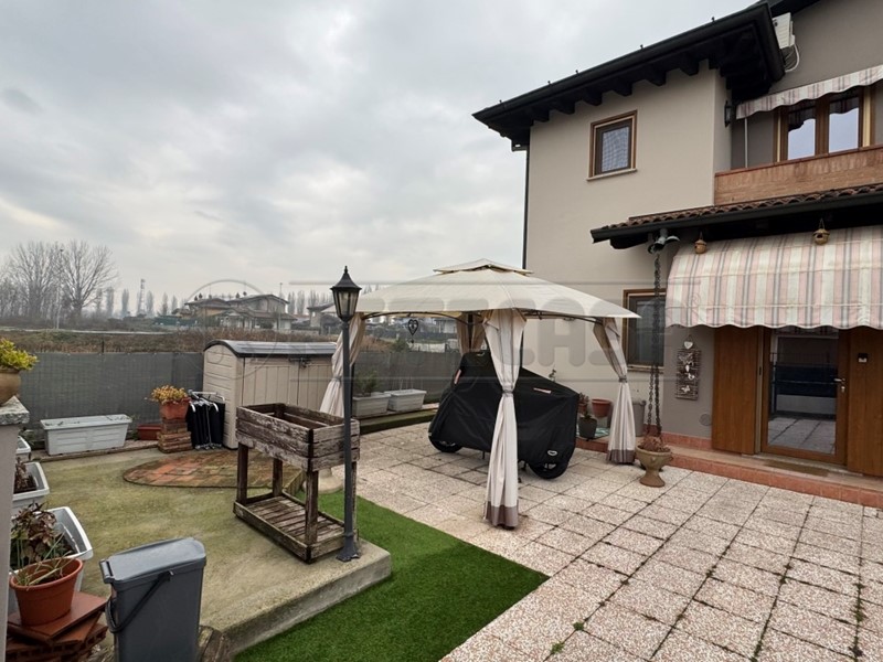 Villa in Vendita a Ripalta Guerina, 159'000&euro;, 118 m²