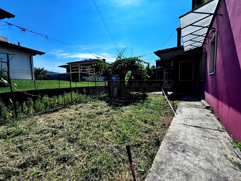 Appartamento in Vendita a Brogliano, 189'000&euro;, 181 m², con Box