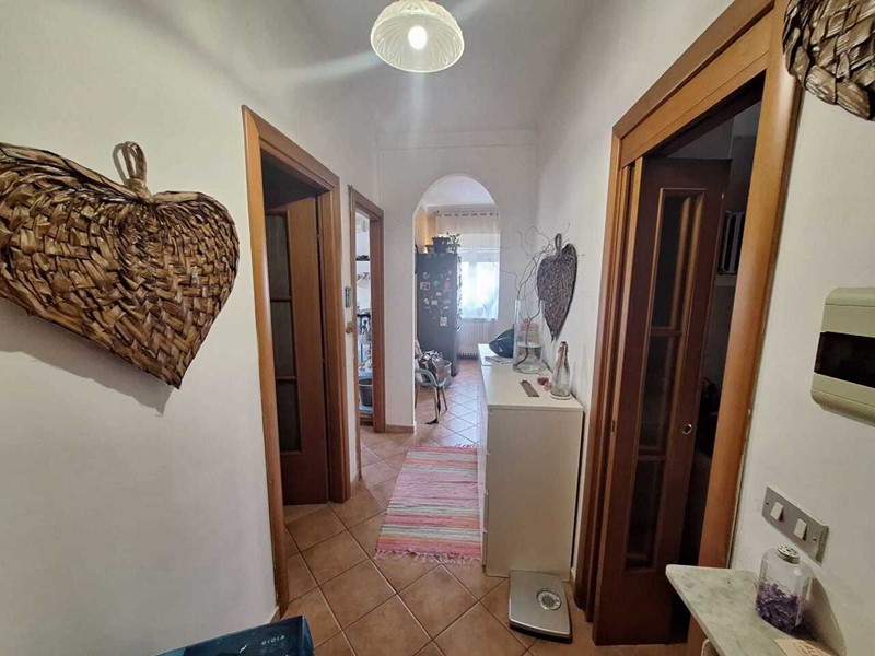 Bilocale in Vendita a Vercelli, 64'000&euro;, 83 m²