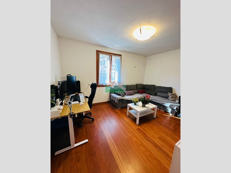 Trilocale in Vendita a Ravenna, 190'000€, 95 m², arredato