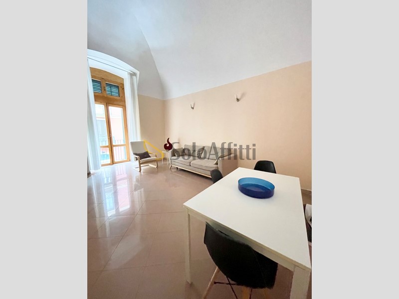 Bilocale in Affitto a Bari, zona Centro, 750&euro;, 65 m², arredato
