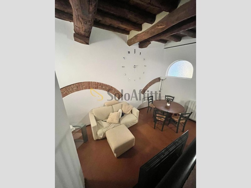 Quadrilocale in Affitto a Siena, 1'000&euro;, 100 m², arredato