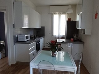 Trilocale in Affitto a Bologna, 1'200€, 80 m², arredato