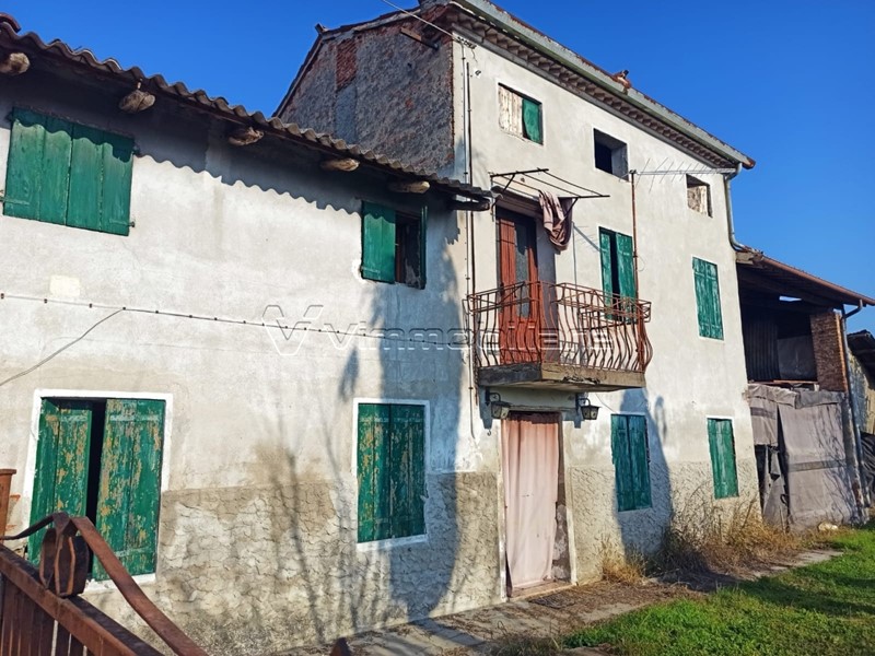 Casa Semi Indipendente in Vendita a Barbarano Mossano, zona Ponte Di Mossano, 45'000&euro;, 180 m²