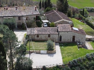 Casa di corte in Vendita a Colle di Val D'Elsa, 515'000&euro;, 200 m², con Box