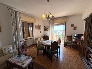 Quadrilocale in Vendita a Santa Croce sull'Arno, 80'000&euro;, 110 m², arredato, con Box