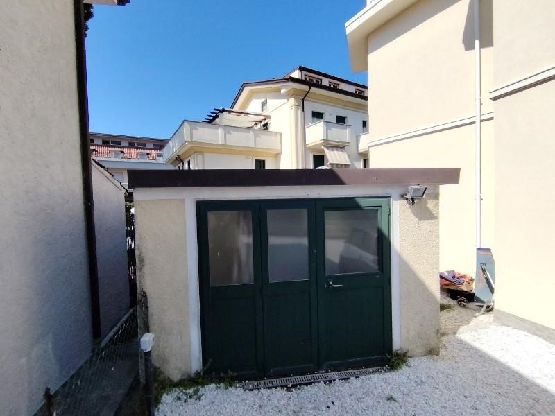 Box in Vendita a Massa, zona Marina di Massa, 25'000&euro;, 21 m²