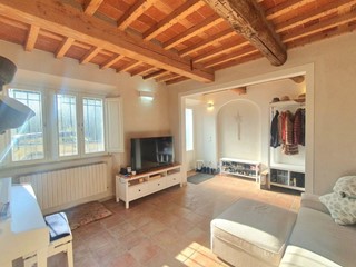 Casa Indipendente in Vendita a Lucca, zona San Macario In Piano, 390'000&euro;, 150 m²