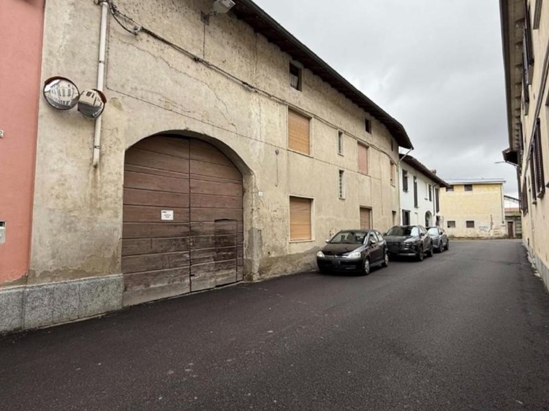 Appartamento in Vendita a Gambolò, 70'735&euro;, 256 m²