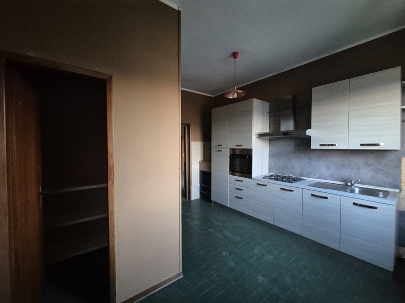 Trilocale in Vendita a Fucecchio, 105'000&euro;, 86 m², con Box