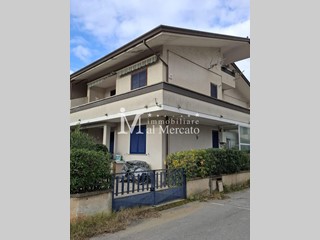 Attico in Vendita a Viareggio, 95'000&euro;, 40 m², arredato