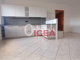 Trilocale in Vendita a Monteroni d'Arbia, zona Ponte a Tressa, 165'000&euro;, 77 m², arredato