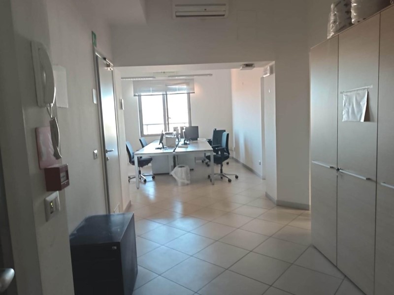 Ufficio in Affitto a Pisa, 1'300&euro;, 100 m²