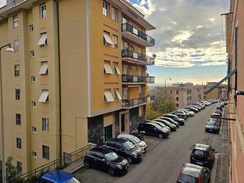 Appartamento in Vendita a Genova, 65'000&euro;, 68 m²