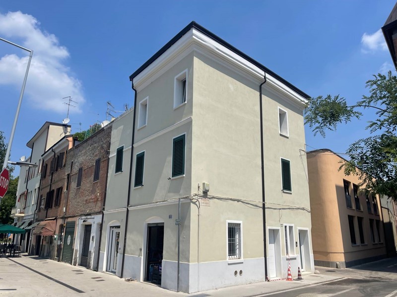 Quadrilocale in Vendita a Ferrara, 282'000&euro;, 90 m²